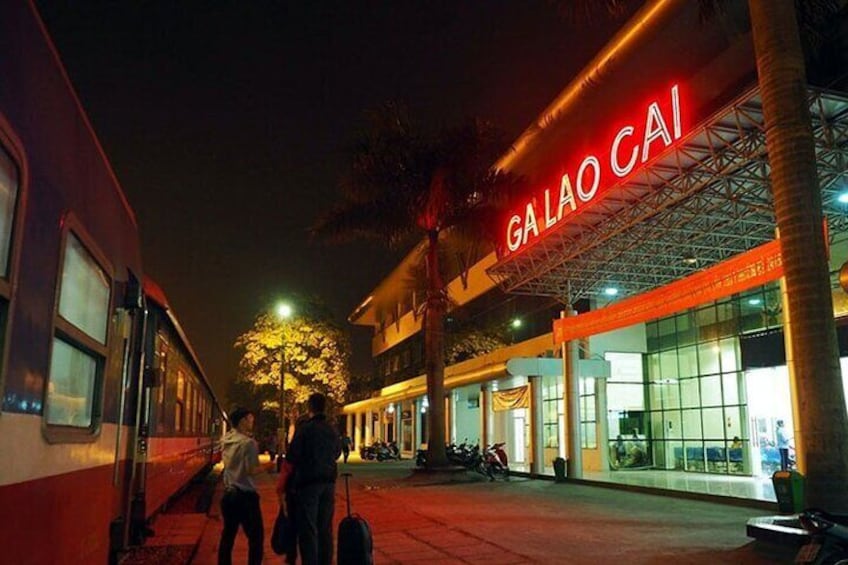 Overnight Train Experience from Hanoi to SAPA or Return