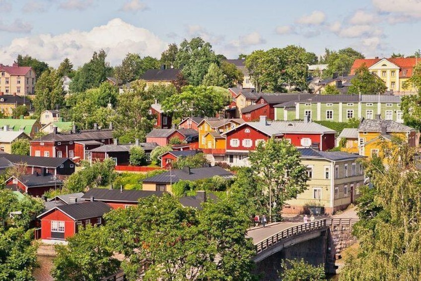 Helsinki Highlights and the Medieval Village of Porvoo