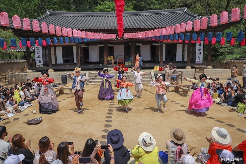 Korean Folk Village & Suwon Hwaseong Palace Tour