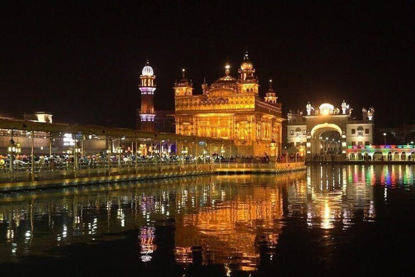 Full Day Golden Temple and Wagah Border Private Tour with Punjabi Lunch