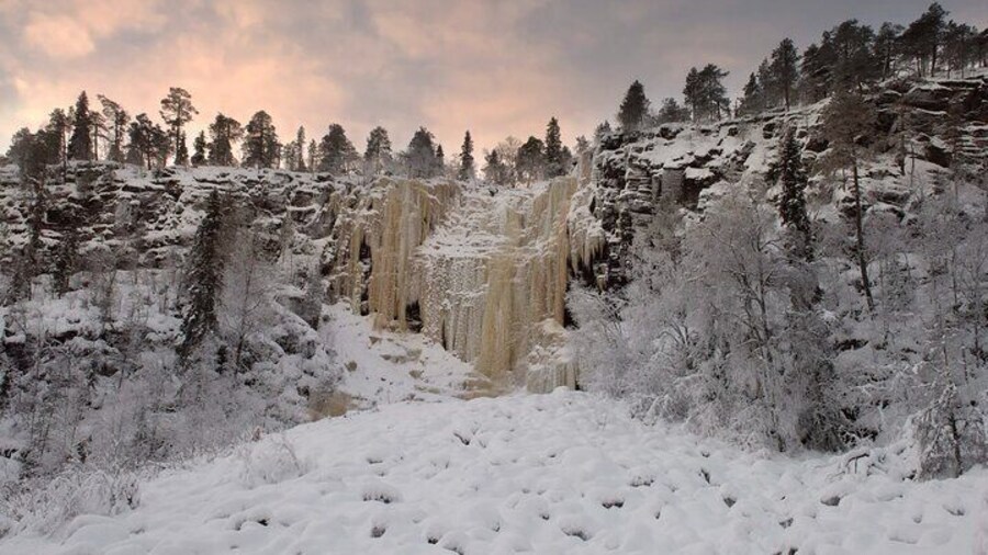 Korouoma national park and frozen waterfalls hiking tour