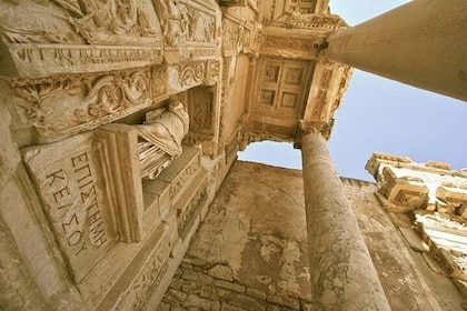 Heldagstur till Efesos, Jungfru Marias hus, Isabey-moskén, Artemistemplet