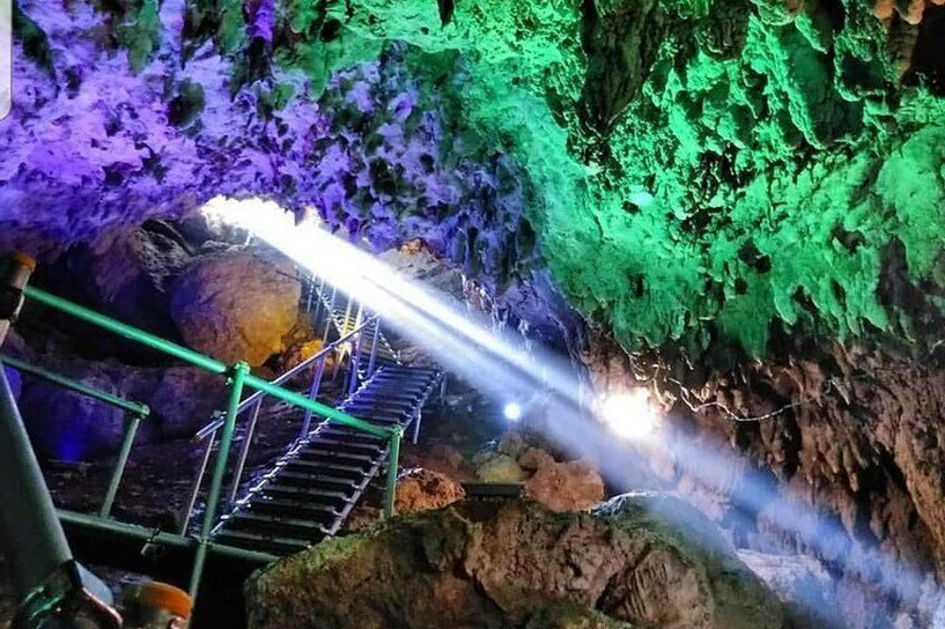 CAVE OKINAWA A mysterious limestone cave that you can easily enjoy!