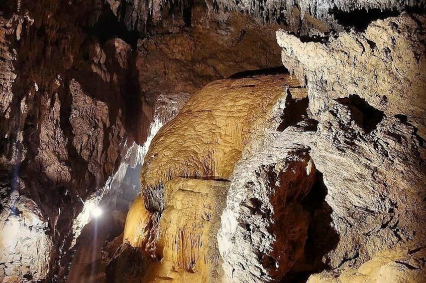 CAVE OKINAWA A mysterious limestone cave that you can easily enjoy!