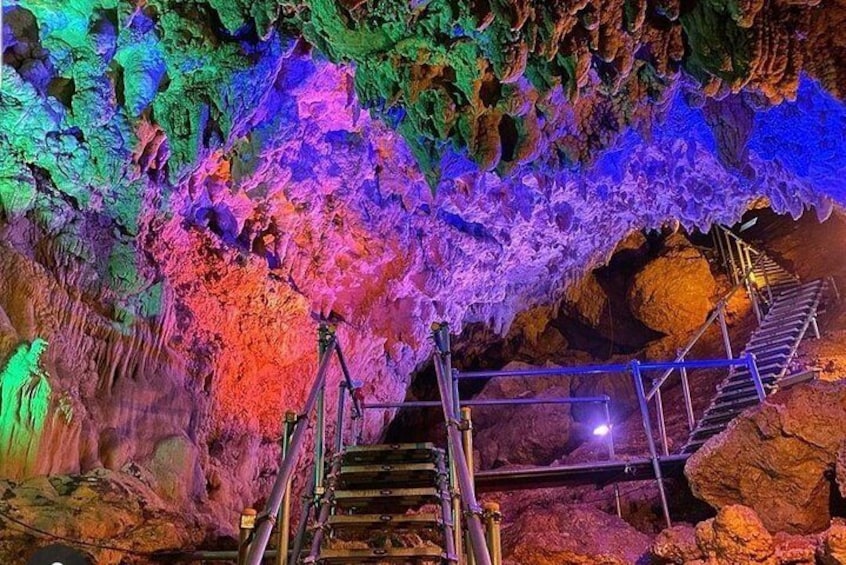 CAVE OKINAWA A mysterious limestone cave that you can easily enjoy!