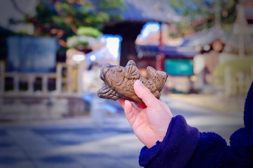 "Koiyaki" (a fish shaped cake with sweet scarlet runner bean inside)
