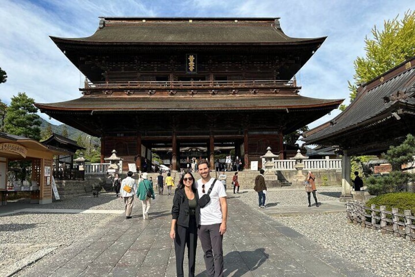 Food & Cultural Walking Tour around Zenkoji temple in Nagano