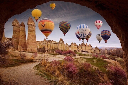 Deal Package : Cappadocia Full-day Red Tour & Hot Air Balloon Ride