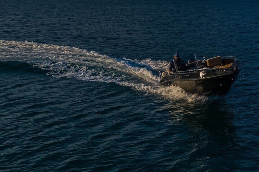 Full and Half-Day Boat Rental in Santorini - License Free