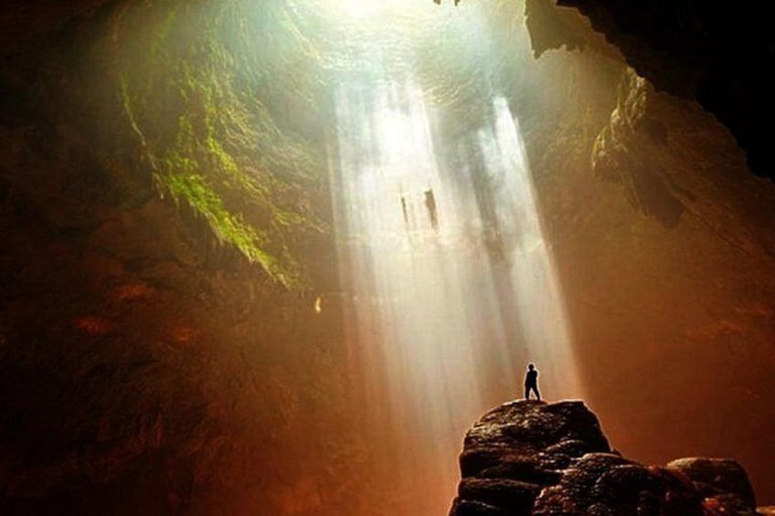 Discover the awesome light of heaven in the Singa cave