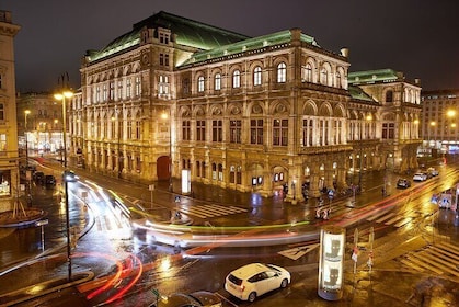 Vienna at night! Photo tour of the most beautiful buildings in the city