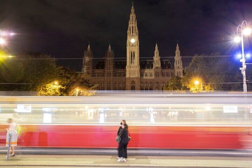 Vienna at night! Photo tour of the most beautiful buildings in the city