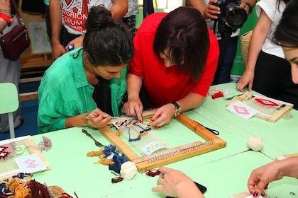 Apprendre la fabrication de tapis Shulal chez Telik Handmade à Ijevan
