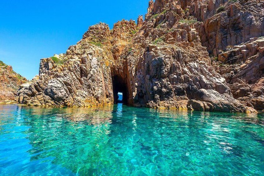 Visit Scandola, the creeks of Piana by boat