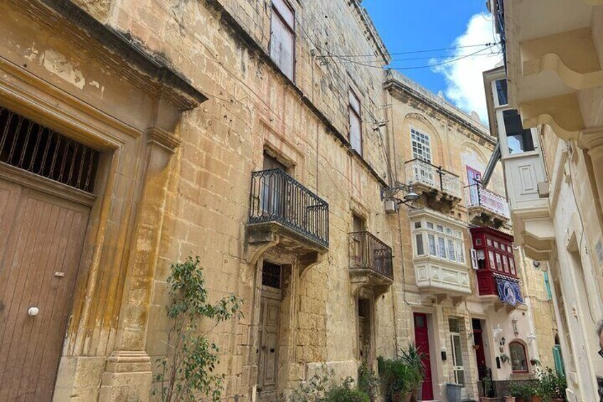 Three cities walking tour incl. entrance to Inquisitor's palace