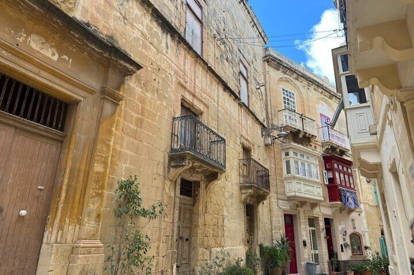 Three cities walking tour incl. entrance to Inquisitor's palace