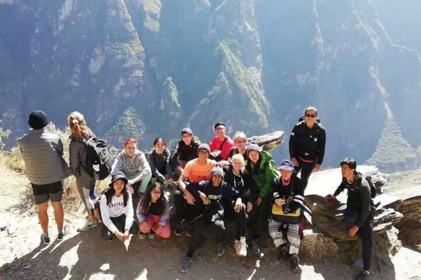 2 Days Tiger Leaping Gorge Hiking Small Group Tour