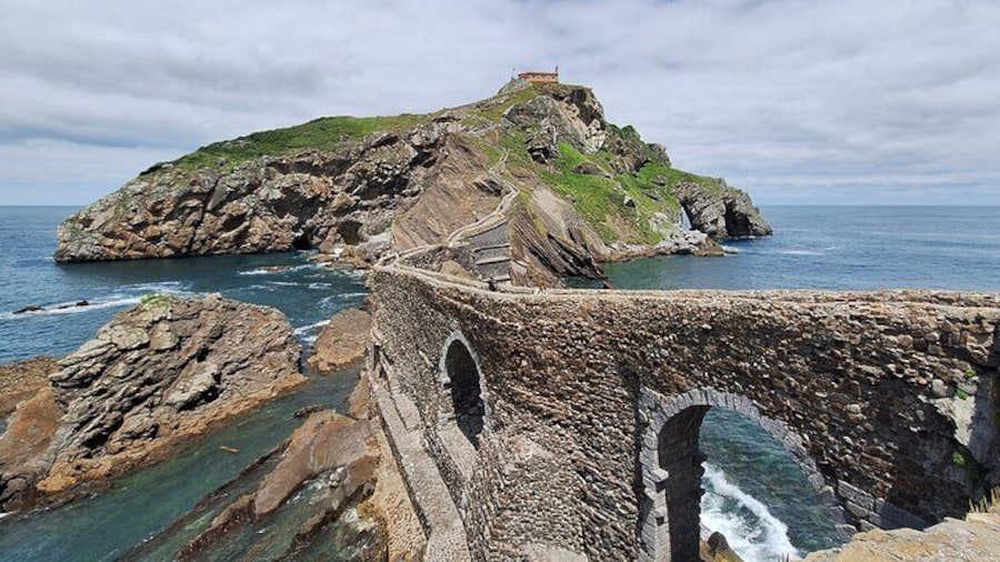 Game of Thrones Basque Coast Locations Tour from San Sebastian