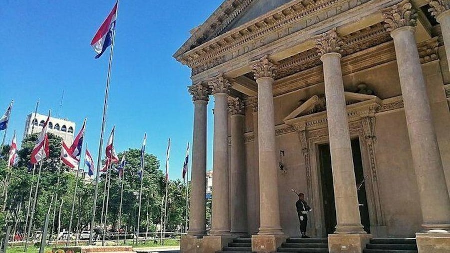 Cultural City 3 Hour Tour in Asuncion by Bus