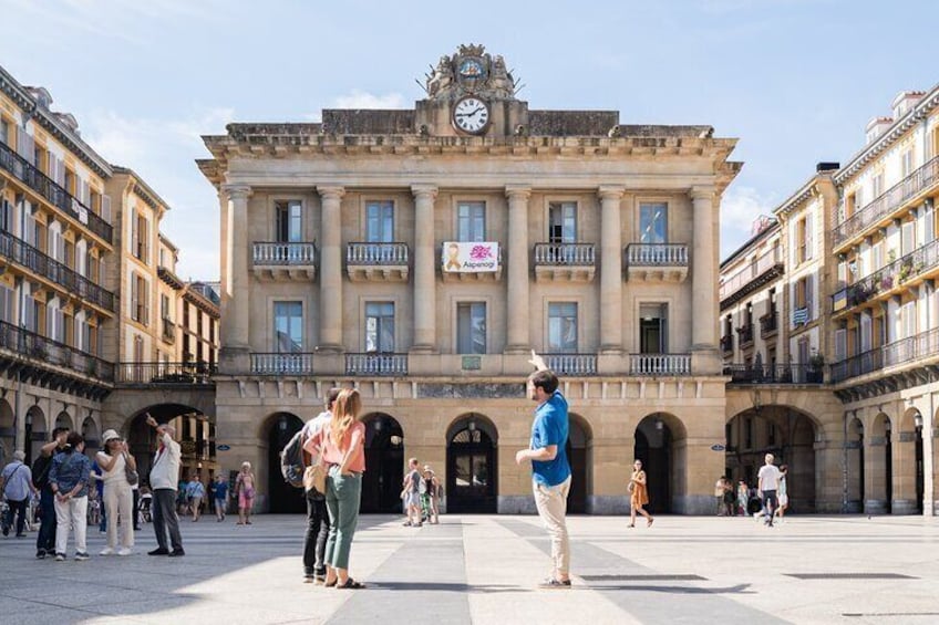 San Sebastian Walking Tour With Pintxo And Drink