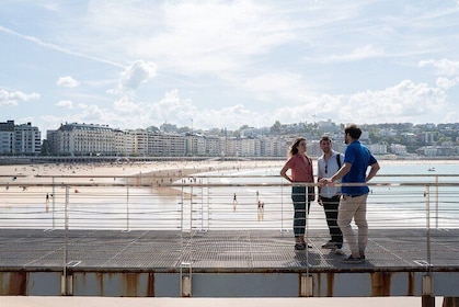 San Sebastian Walking Tour with Pintxo and Drink