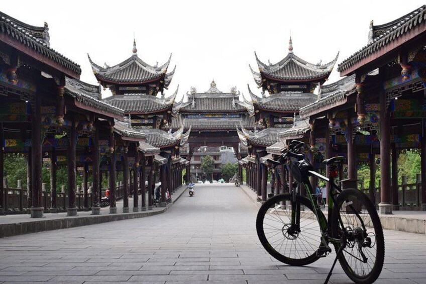 Southwest China 14-Day Bike Tour: Chengdu to Guiyang (pandas,dinosaurs,liquors)