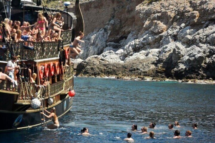 Alanya Pirates Boat Trip with Snorkelling, Swimming & Sunbathing