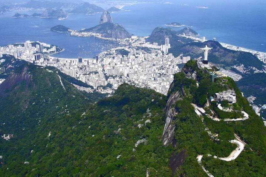 Private Helicopter Tour over Rio - 03 people - 60 minutes