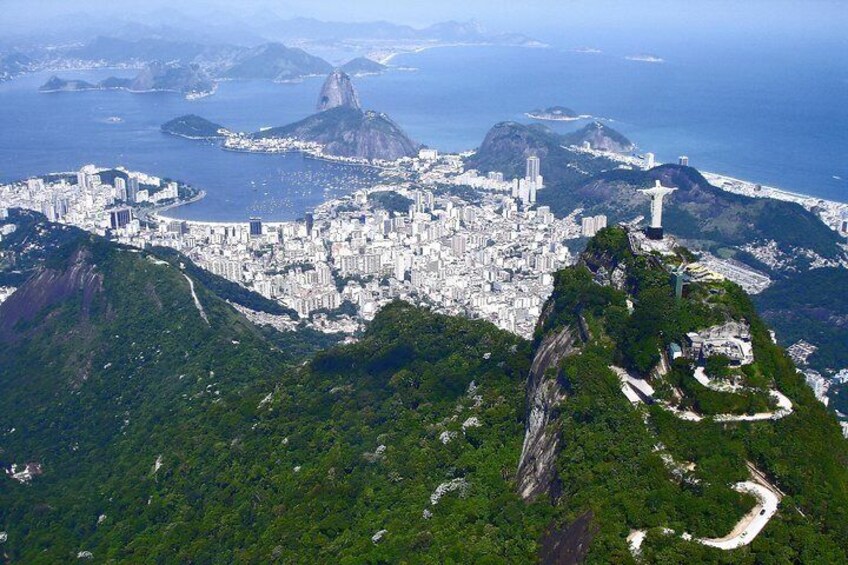 Private Helicopter Tour over Rio - 03 people - 45 minutes