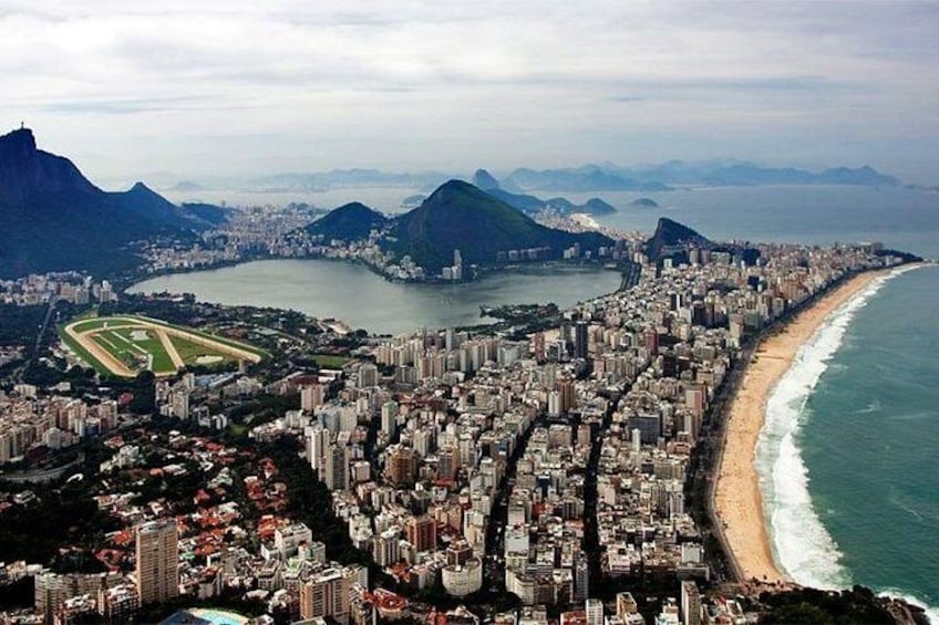 Private Helicopter Tour over Rio - 03 people - 45 minutes