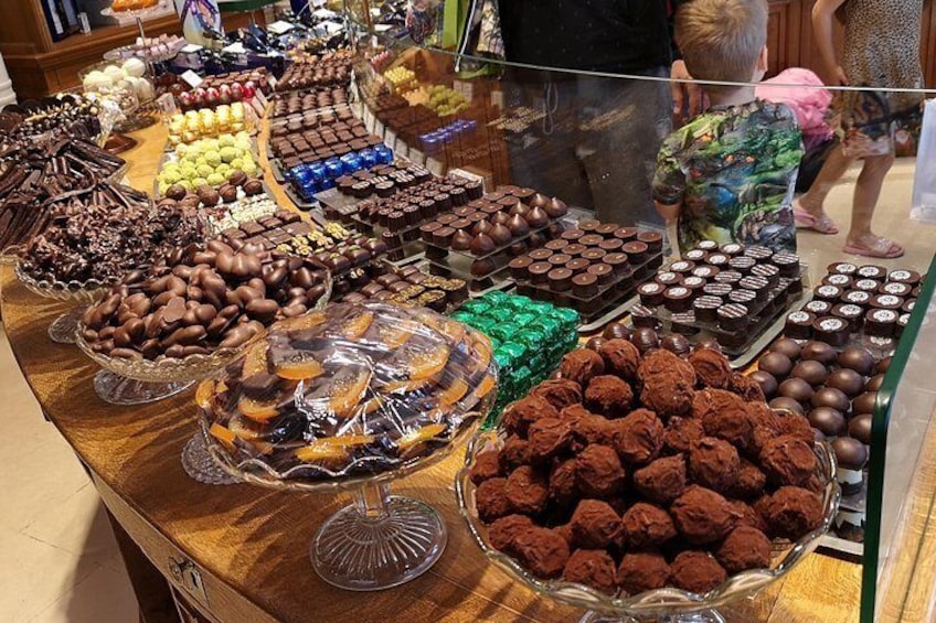 Sweet & Chocolate Family Treasure Hunt in Paris