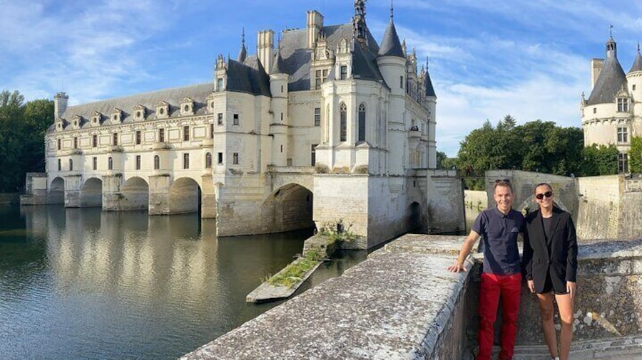Loire Valley Tour Chambord and Chenonceau from Tours or Amboise