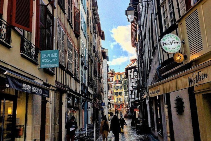 Bayonne private walking tour & chocolate tasting