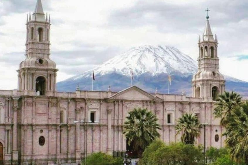 Golden hour, legends of Arequipa and Peruvian Coffee