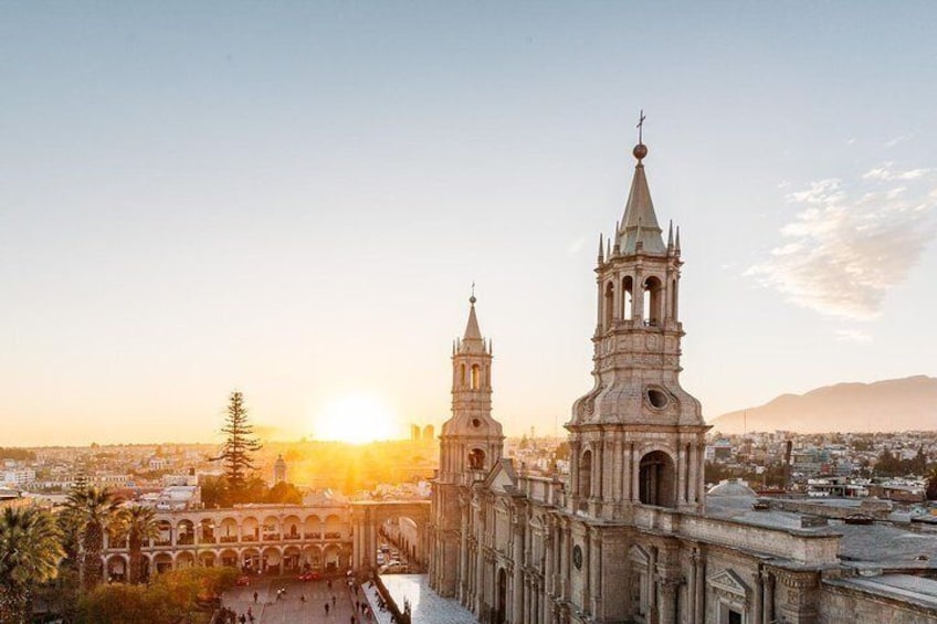 Golden hour, legends of Arequipa and Peruvian Coffee