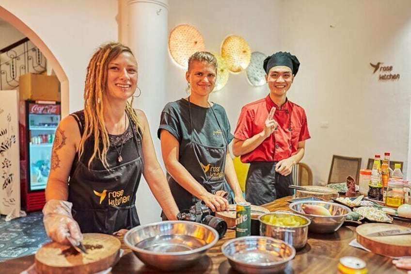 Private Vietnamese Cooking Class 
Hanoi Cooking Class 
Rose Kitchen