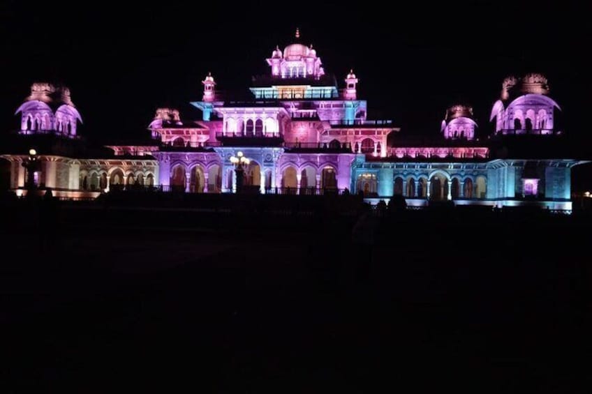 Private Night Tour of Jaipur with Food and Drink