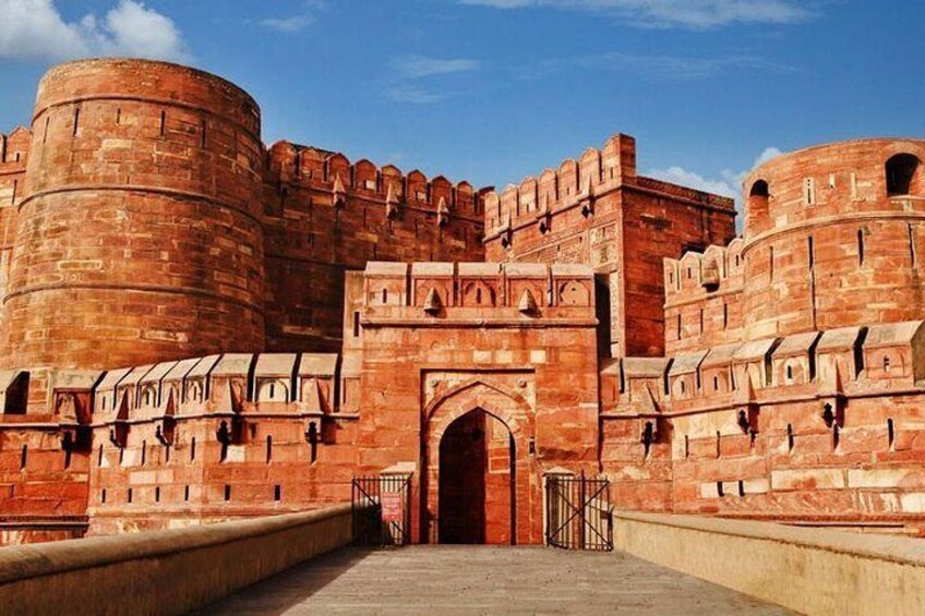 Agra Fort - Taj Mahal Tour by Gatimaan Train