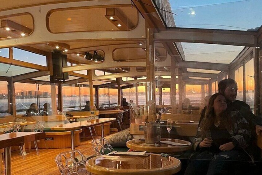 Champagne, Wine and Cheese Pairing Sightseeing Cruise