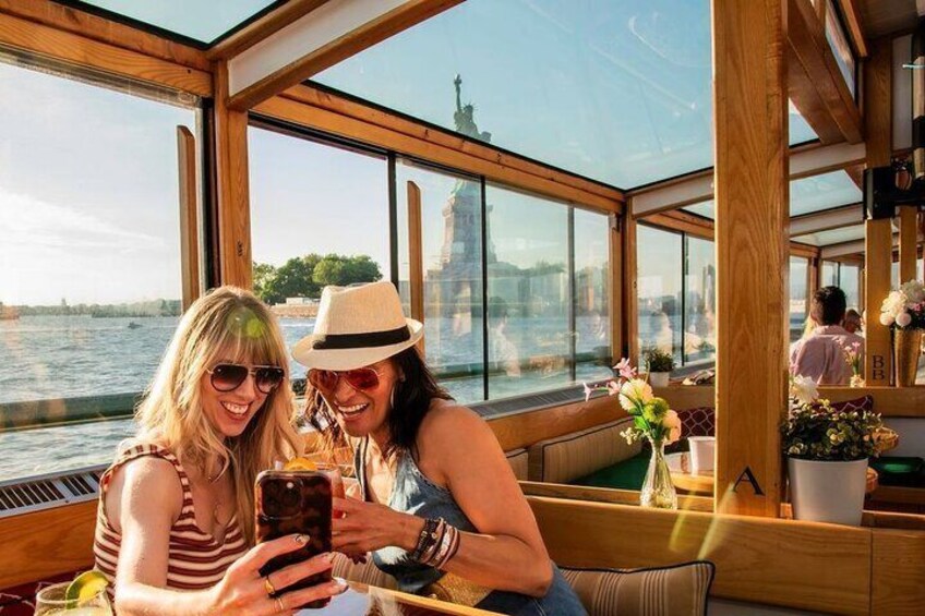 Champagne, Wine and Cheese Pairing Sightseeing Cruise