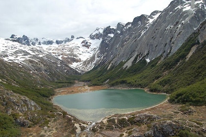 15" flight ushuaia and Emerald lagoon " Helicopter Overflight