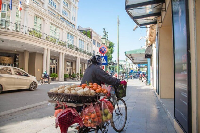 Private Evening Cyclo Tour with Water Puppet Show