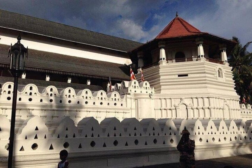 Kandy temple of the tooth relic