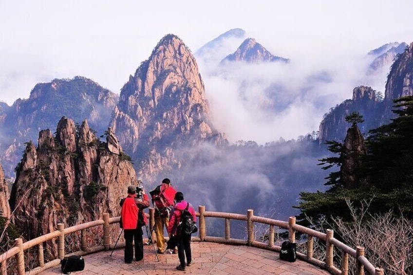 3-Day Yellow Mountains, Hongcun Village and Tunxi Ancient Street Private Tour