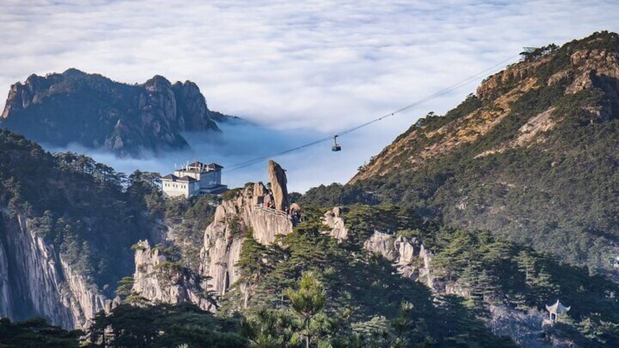 3-Day Yellow Mountains, Hongcun Village and Tunxi Ancient Street Private Tour