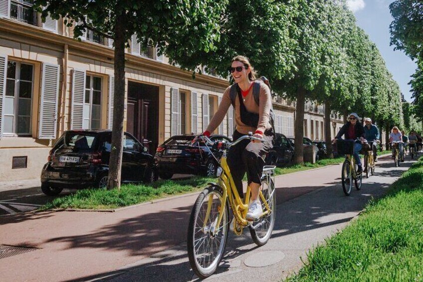 Versailles Domain Bike Tour with Palace Entry by Train from Paris