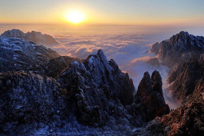 Seat-In-Coach: Huangshan Day Tour (The Yellow Mountains)