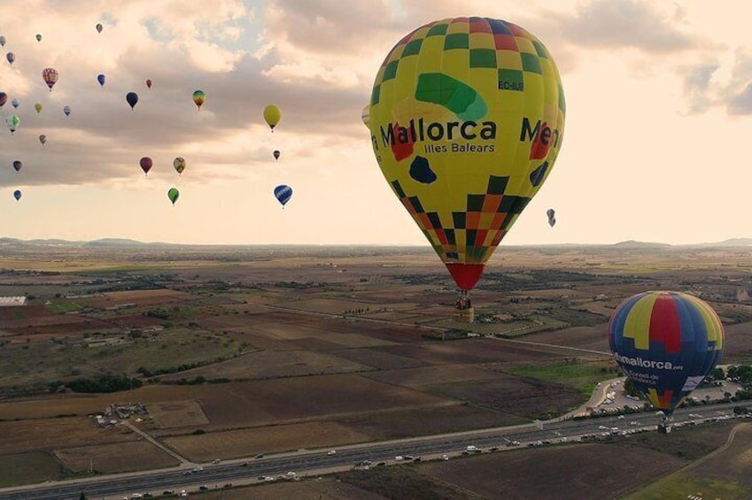 Volar en globo: Una aventura entre el cielo y la tierra