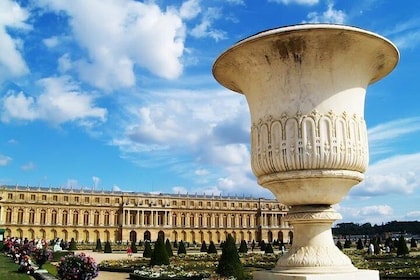 Versailles Palace Priority Access Guided Tour - Pickup from Paris