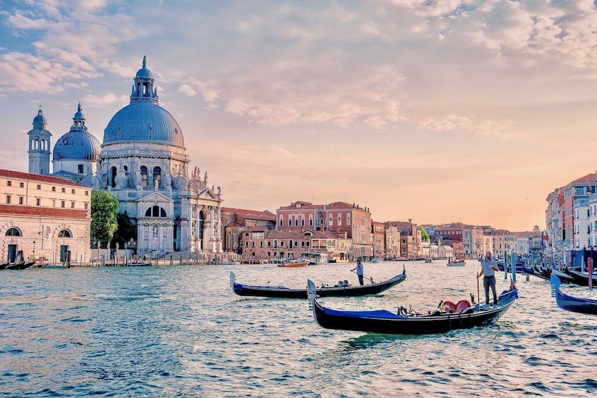 Venice: Shared Gondola Ride through the Grand Canal